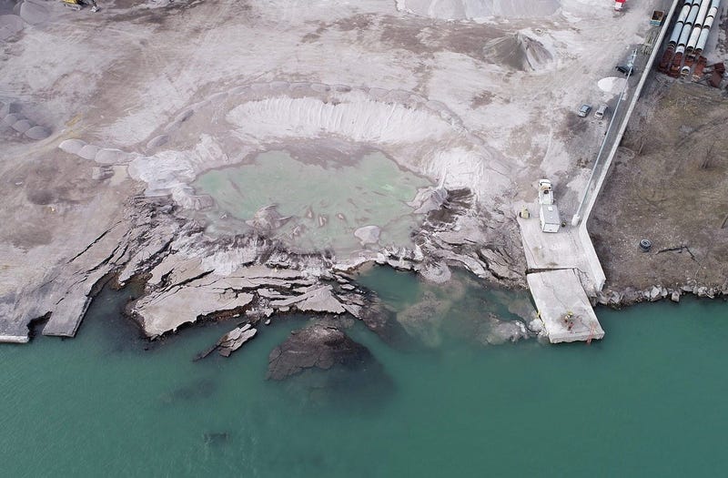 Detroit river dock collapse