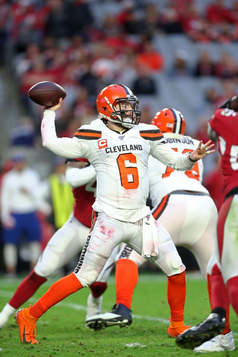 Cleveland Browns quarterback Baker Mayfield (6) against the Arizona Cardinals at State Farm Stadium.