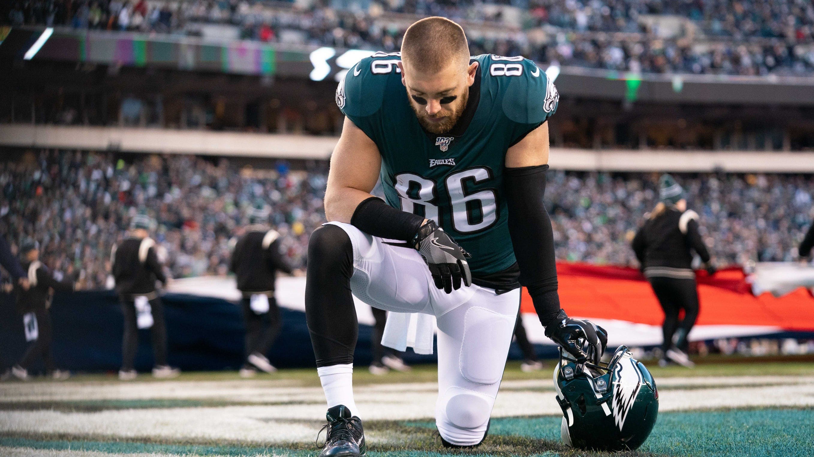 Contract talks frustrate, but Eagles' Ertz staying focused on season ahead