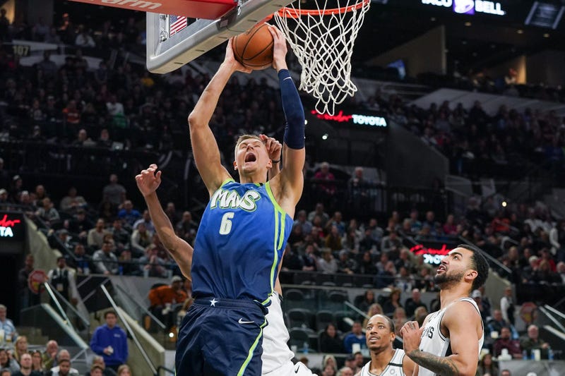 Dallas Mavericks at San Antonio Spurs