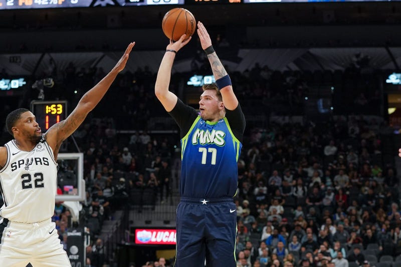 Dallas Mavericks at San Antonio Spurs