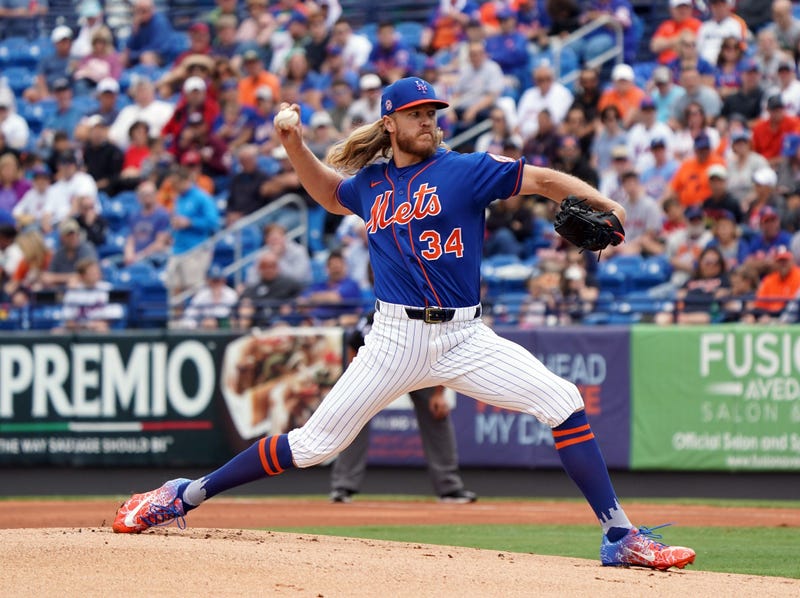Noah Syndergaard delivers a pitch