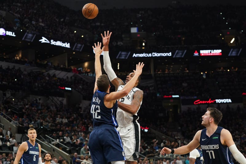 Dallas Mavericks at San Antonio Spurs