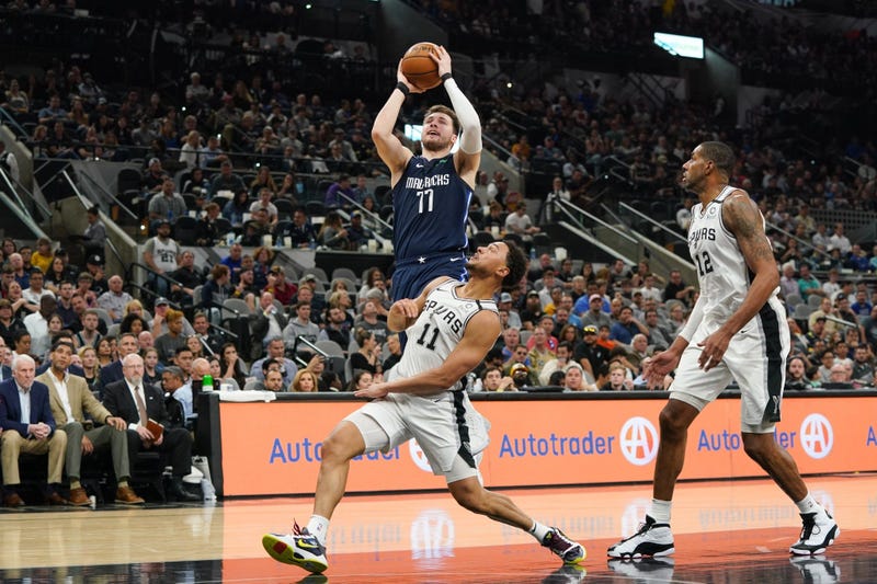 Dallas Mavericks at San Antonio Spurs