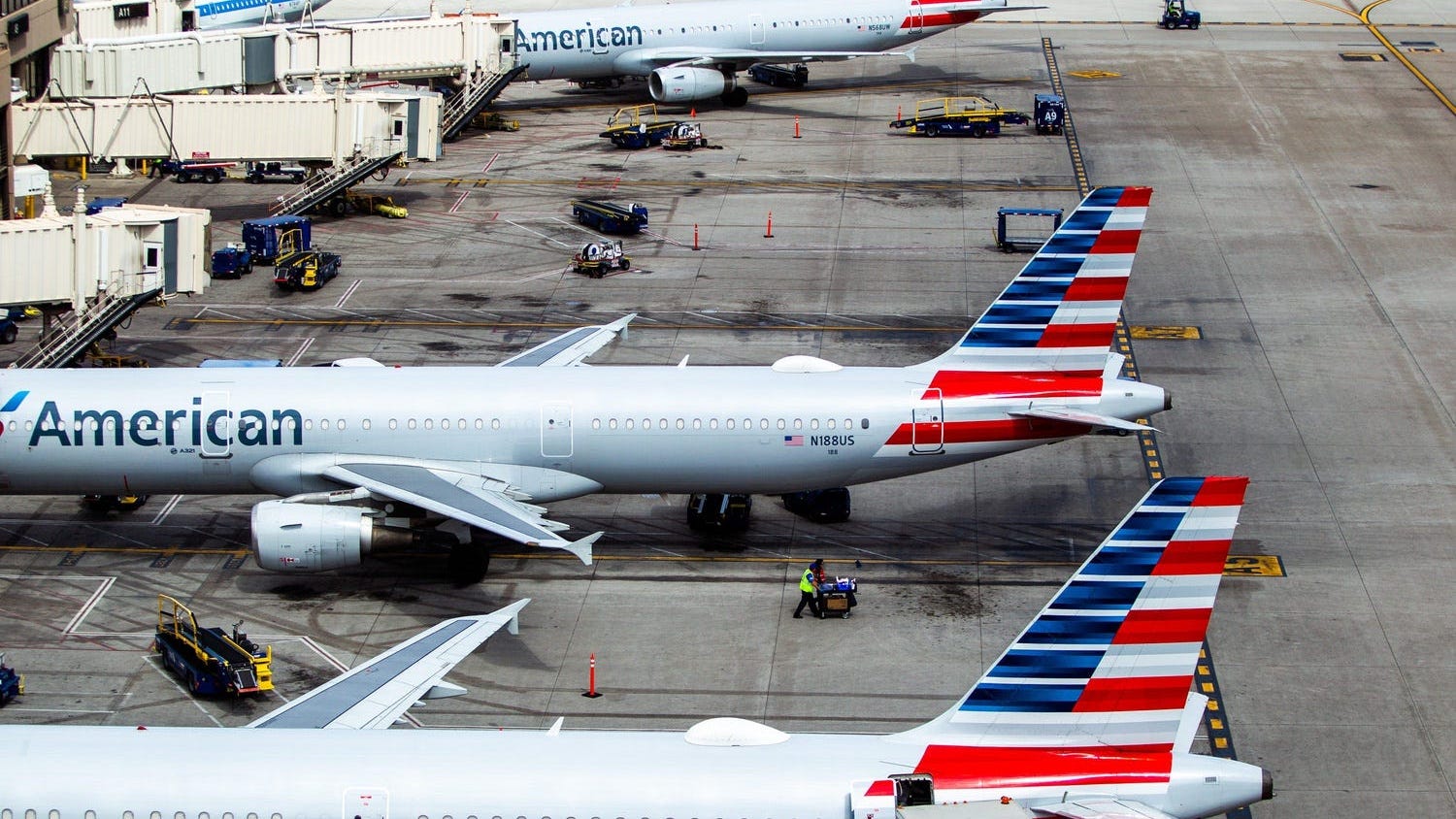 American Airlines to Cut 19,000 Jobs When Federal Payroll Aid Expires: Report