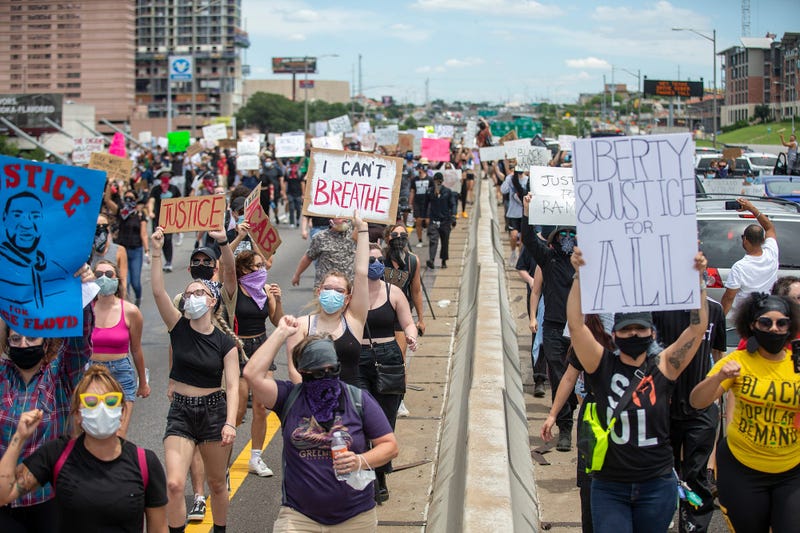 Protesters on Interstate 35