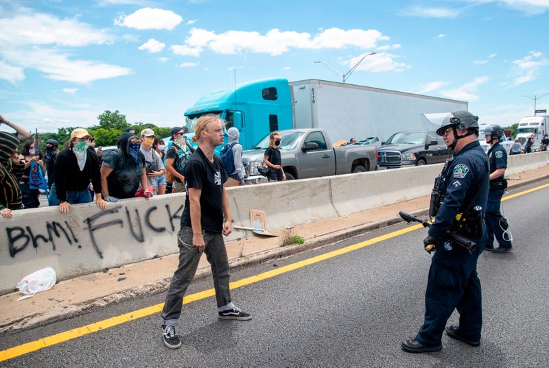 Protesters on Interstate 35