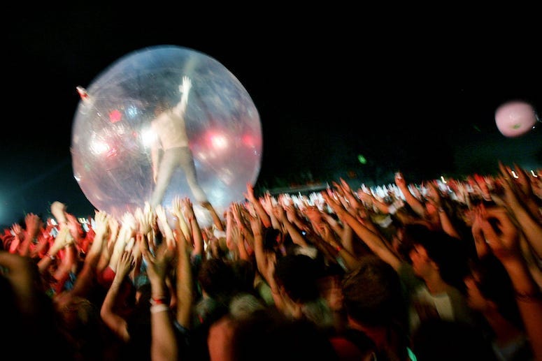 Flaming Lips, Wayne Coyne, Concert, Bubble, Coachella, 2004