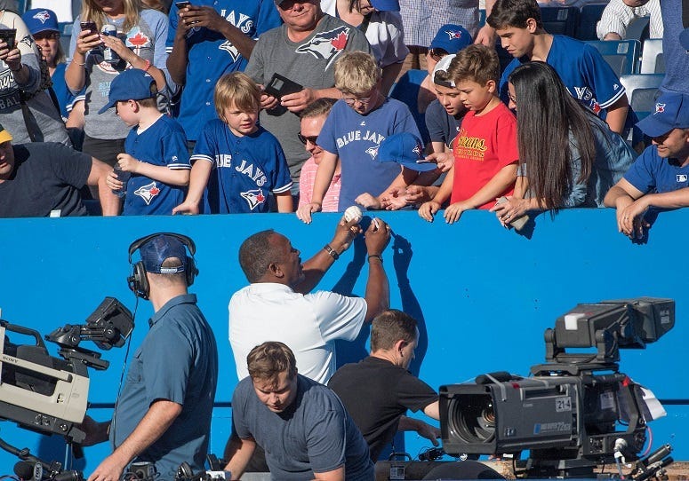 ​​Joe Carter voted to ESPN all-time team