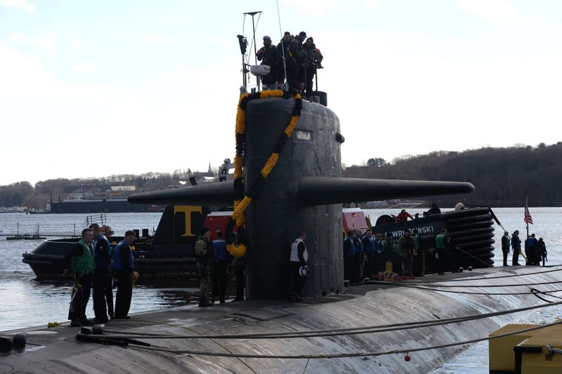 The Los Angeles-class, fast-attack submarine USS Pittsburgh (SSN 720) is moored to the pier at its homeport at Naval Submarine Base New London