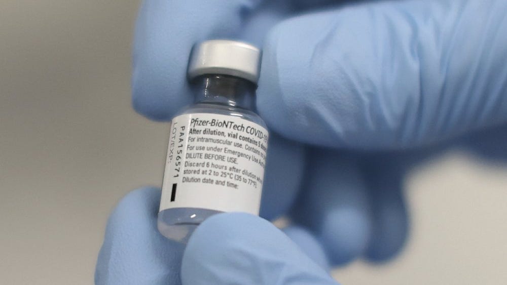 Pfizer COVID-19 vaccine faces last hurdle before US decision