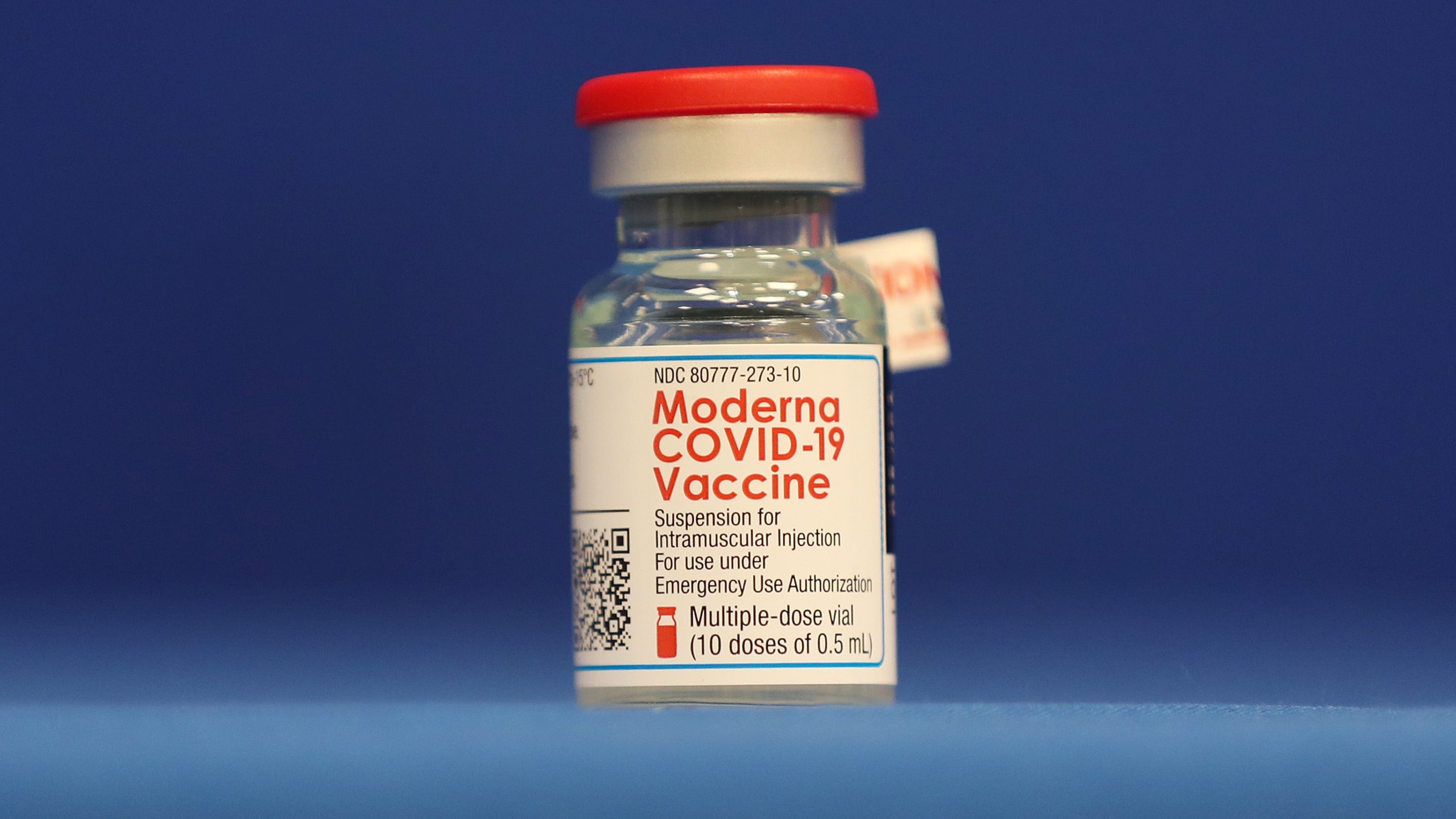 Hospital forced to toss hundreds of COVID vaccine doses after worker leaves vials out