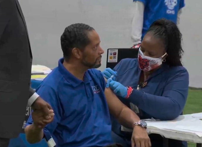 Alderman Beale receives vaccine