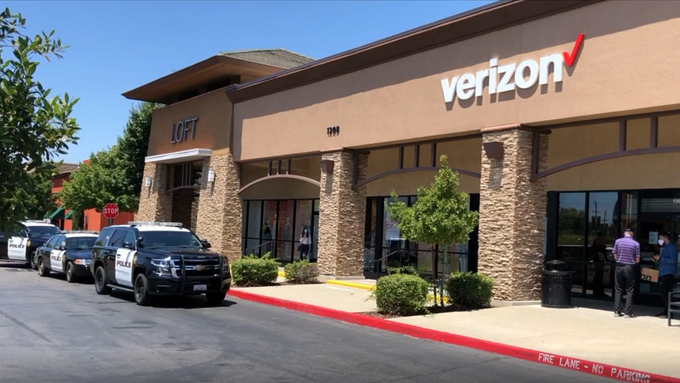 Woman pees on floor after refusing to wear mask