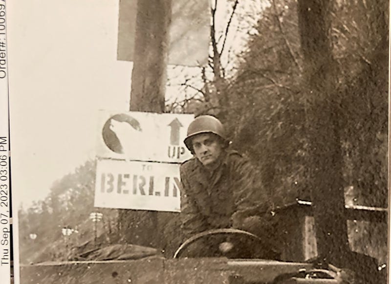 American GI next to sign for Berlin