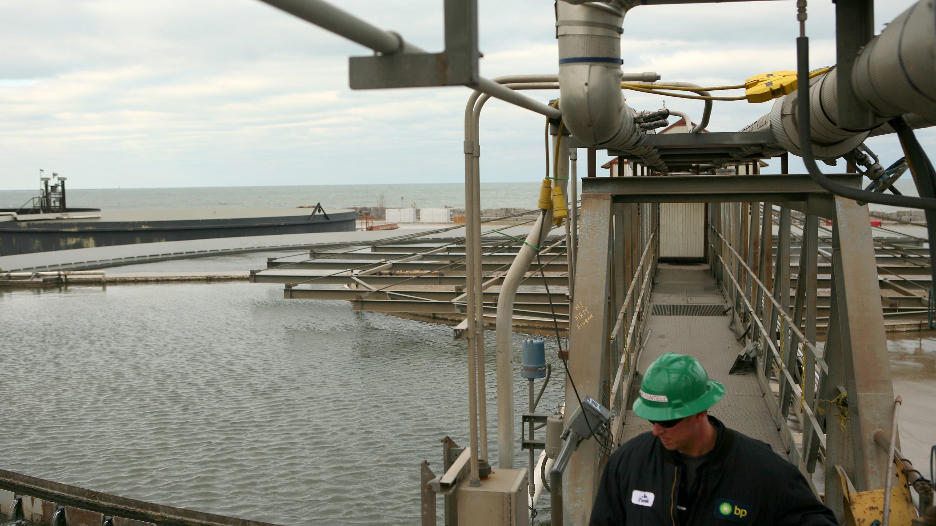 UPDATE: BP says it caused foul smell in Northwest Indiana