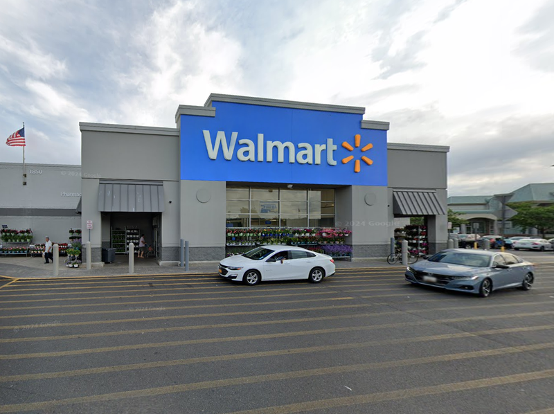 Walmart located at 1850 Veterans Memorial Highway in Islandia.