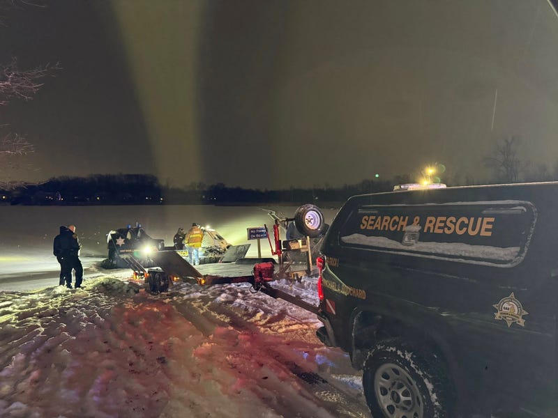 Search and Rescue Team on Pleasant Lake