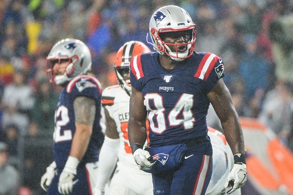 Ben Watson reacts after a play during a 2019 game vs. the Browns. 