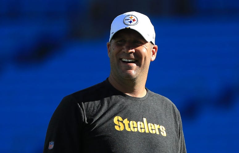 Ben Roethlisberger #7 of the Pittsburgh Steelers warms up before a preseason game