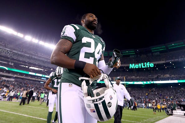 Jets CB Darrelle Revis jogs off the field at MetLife Stadium.