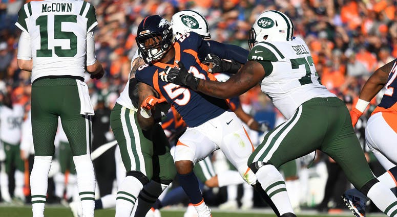 Broncos linebacker Von Miller chases after Jets quarterback Josh McCown on Dec. 10, 2017, at Sports Authority Field at Mile High in Denver.